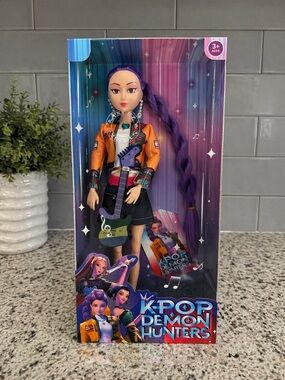 KPOP Demon Hunters Rumi Singing Doll Brand New in Box w/ Guitar